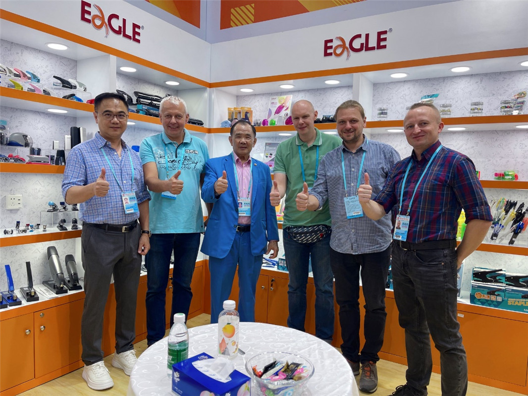 ¡EAGLE hizo una gran aparición en la 134ª Feria de Cantón y se reunió con clientes globales!