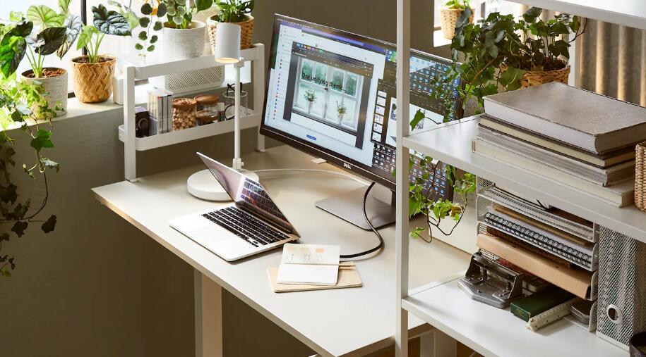 The Ultimate Guide for How to Organize Your Desk 2025