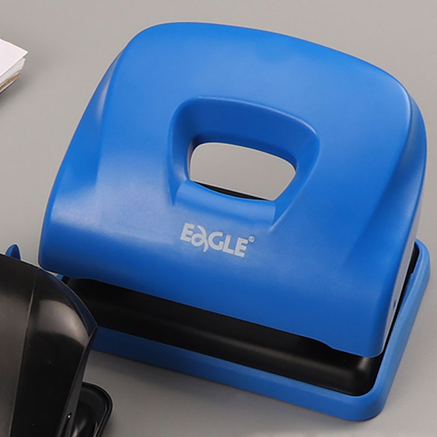 EAGLE P7122 High Quality Office Hole Flat Punch Stationery Desktop Portable Manual paper Hand Perforadora