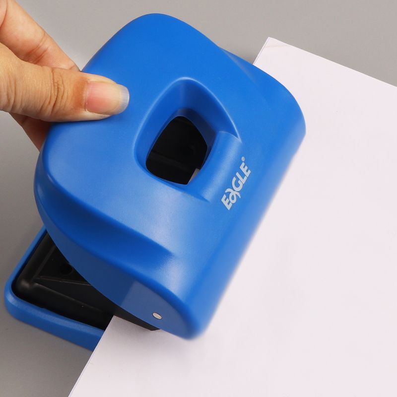 EAGLE P7122 High Quality Office Hole Flat Punch Stationery Desktop Portable Manual paper Hand Perforadora